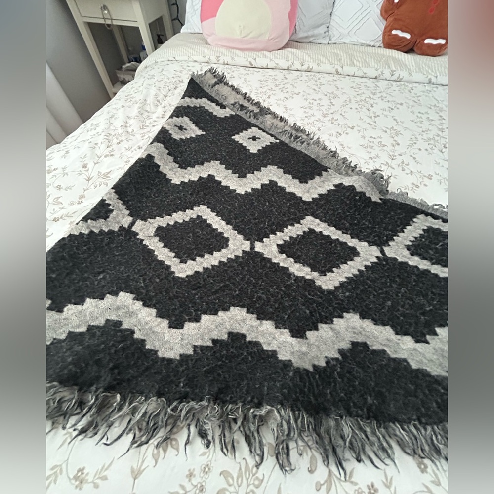 Wilfred Triangle Scarf